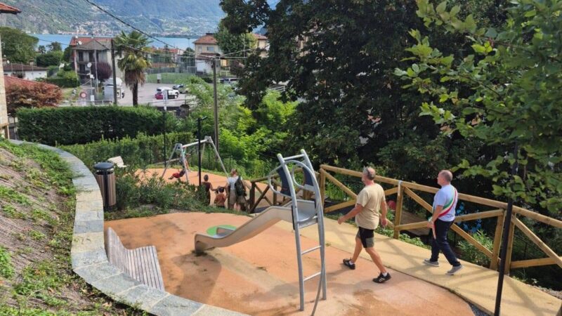 Parco giochi Claino con Osteno: la lezione (piccola) di un sindaco di paese